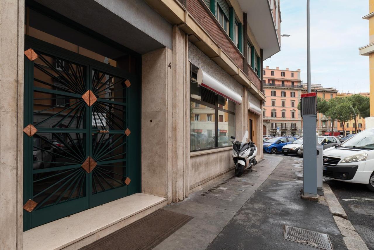 Piazza Re Di Roma Comfy Apartment Luaran gambar