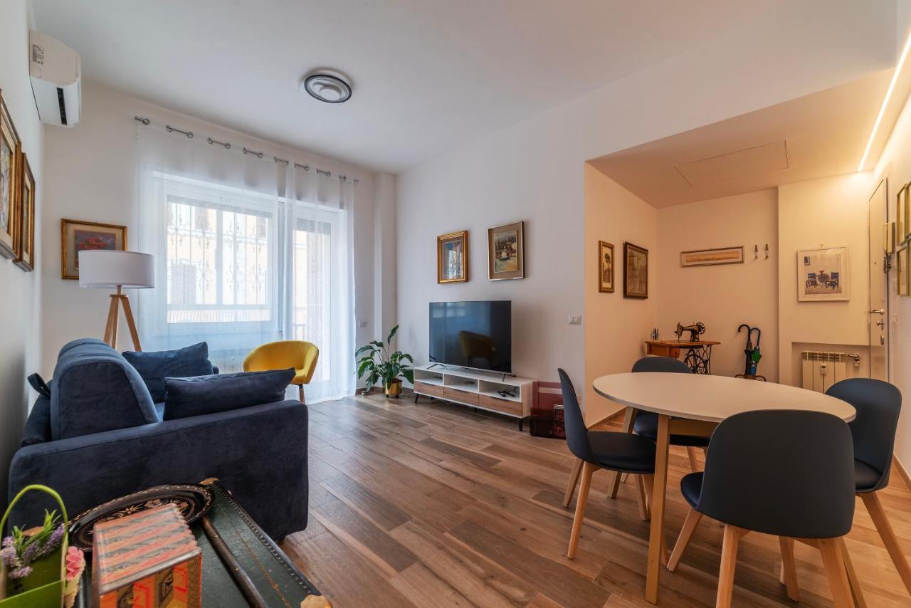 Piazza Re Di Roma Comfy Apartment Luaran gambar