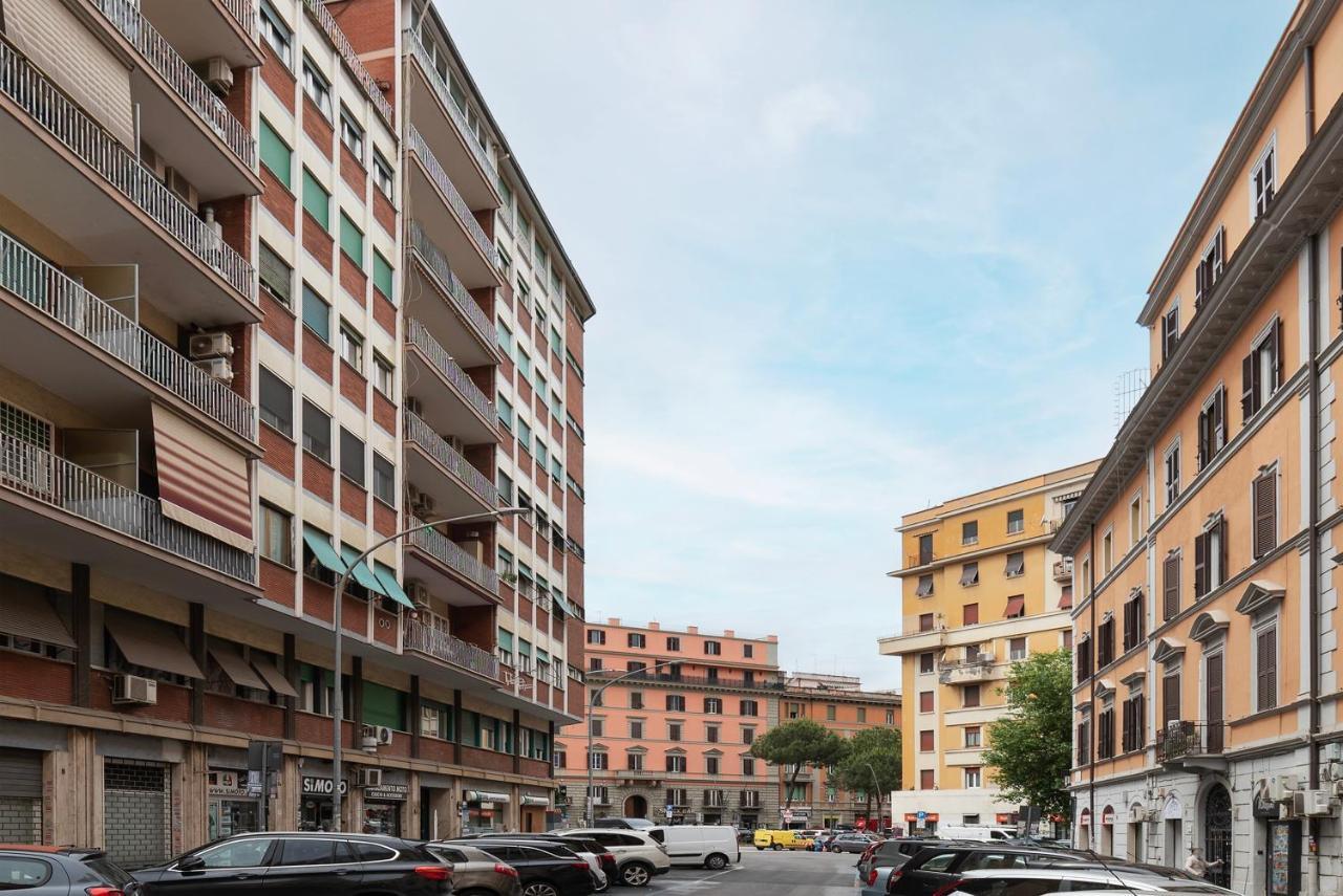 Piazza Re Di Roma Comfy Apartment Luaran gambar