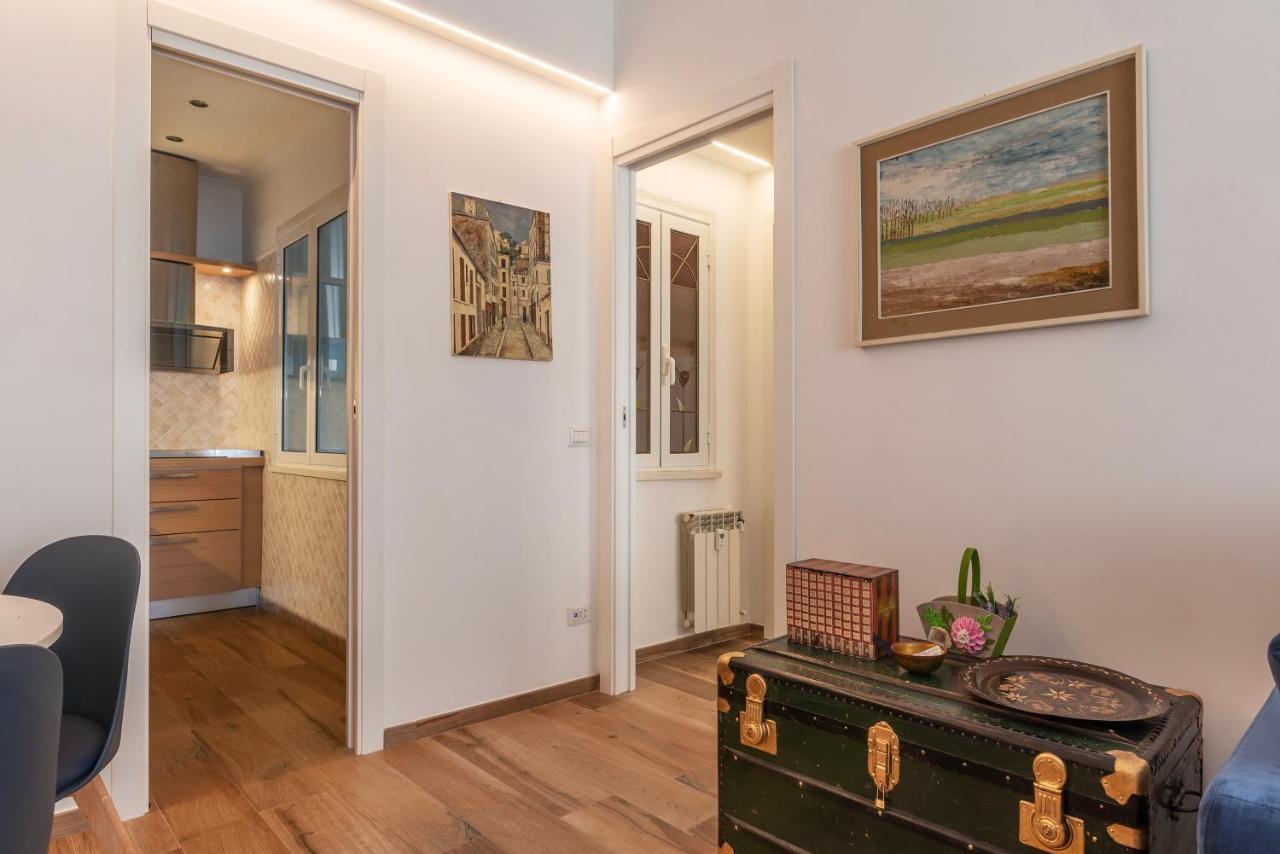 Piazza Re Di Roma Comfy Apartment Luaran gambar