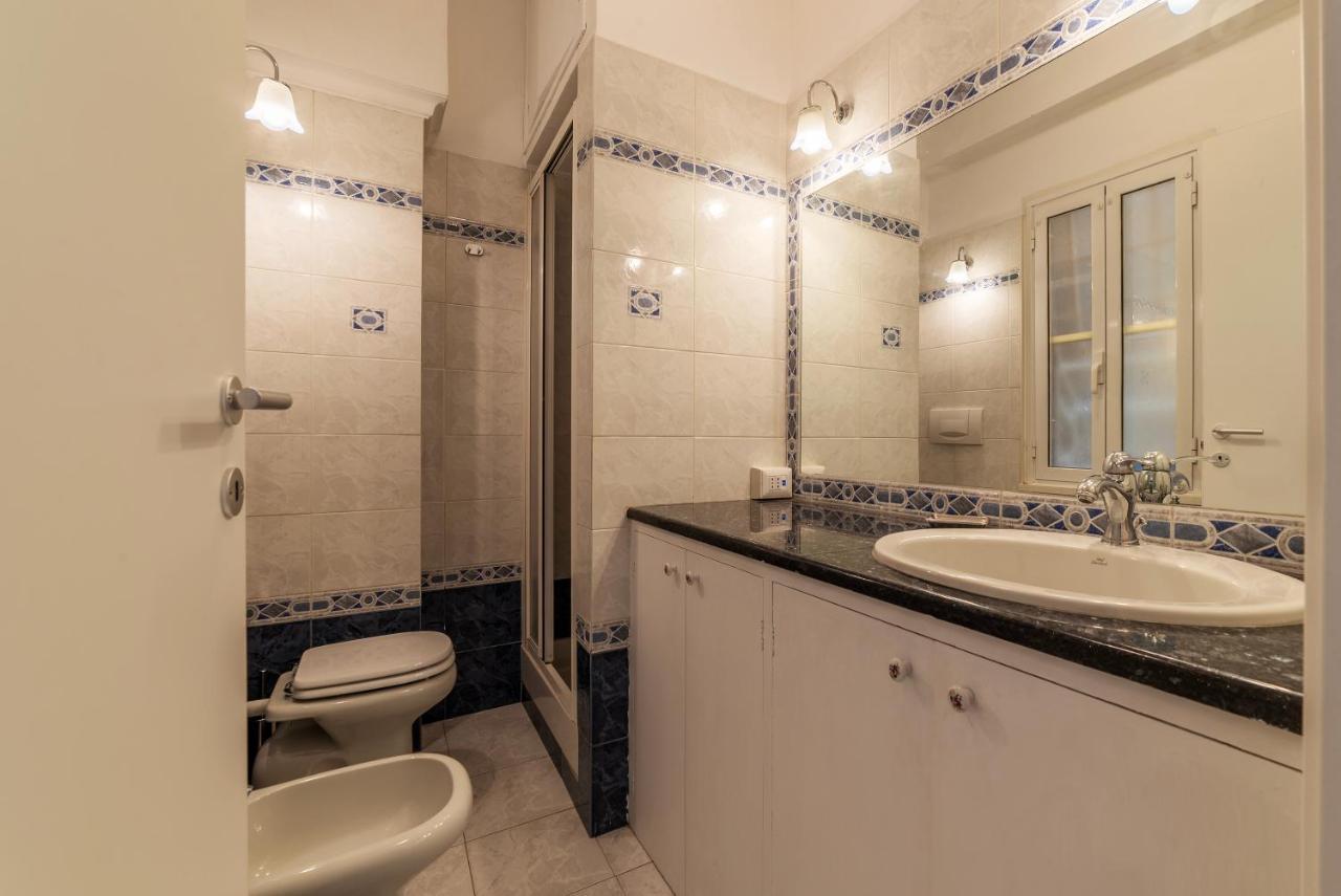 Piazza Re Di Roma Comfy Apartment Luaran gambar